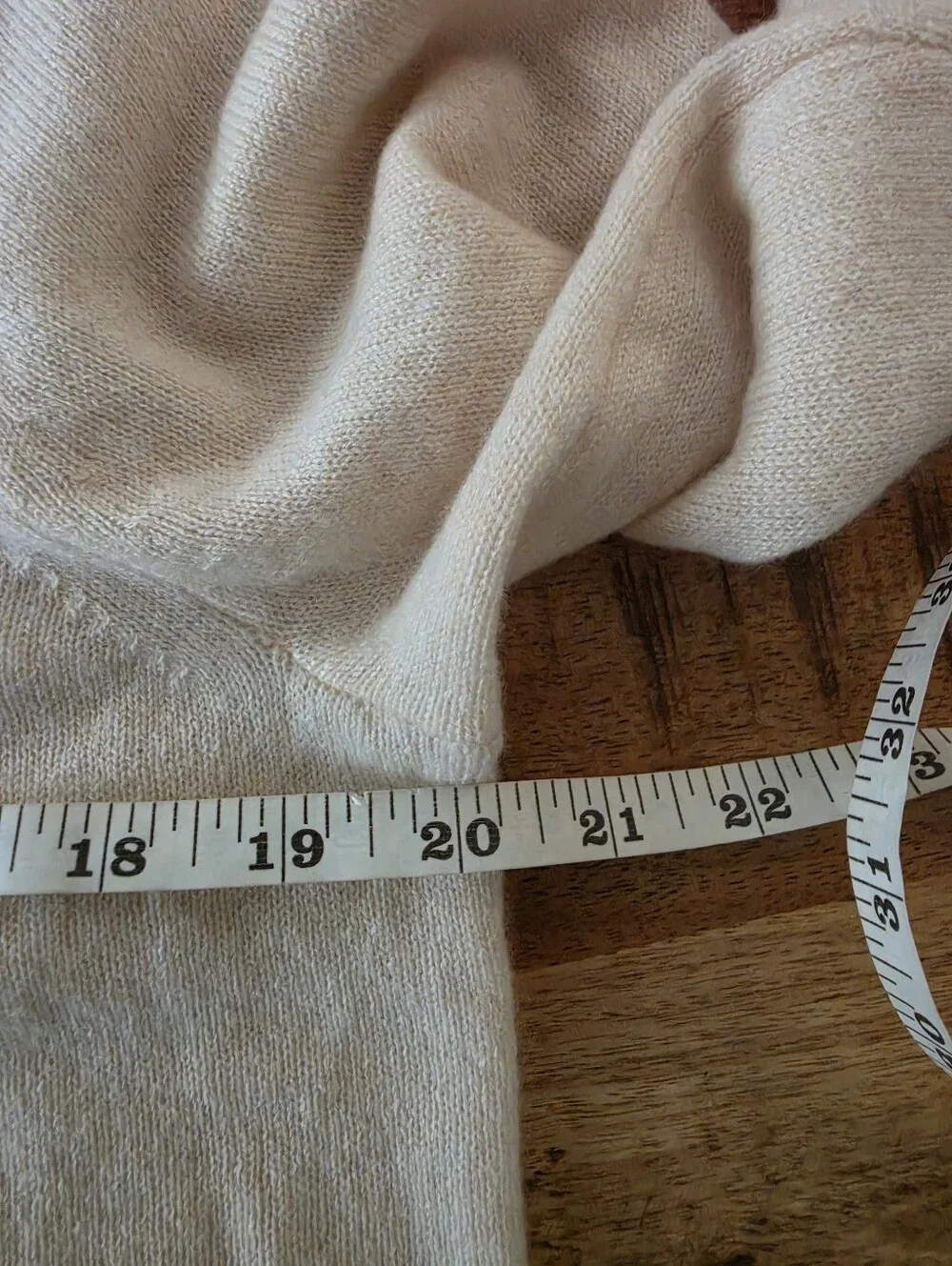 J.Crew Cashmere classic-fit crewneck sweater Size Medium